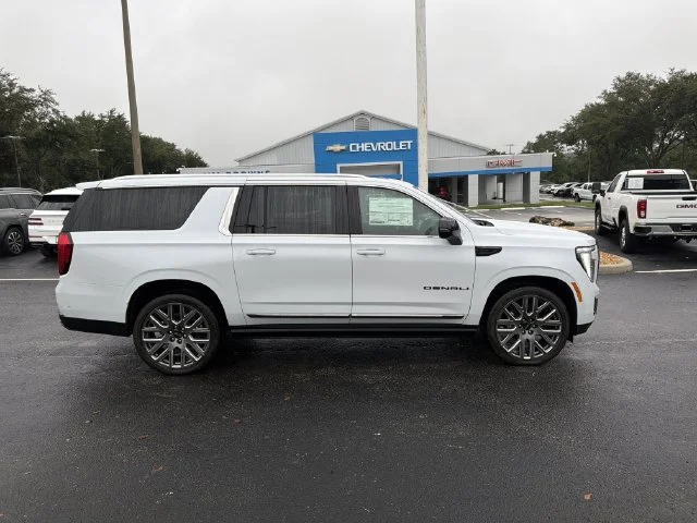 New 2026 Glacier White Tricoat GMC Denali Ultimate image 3