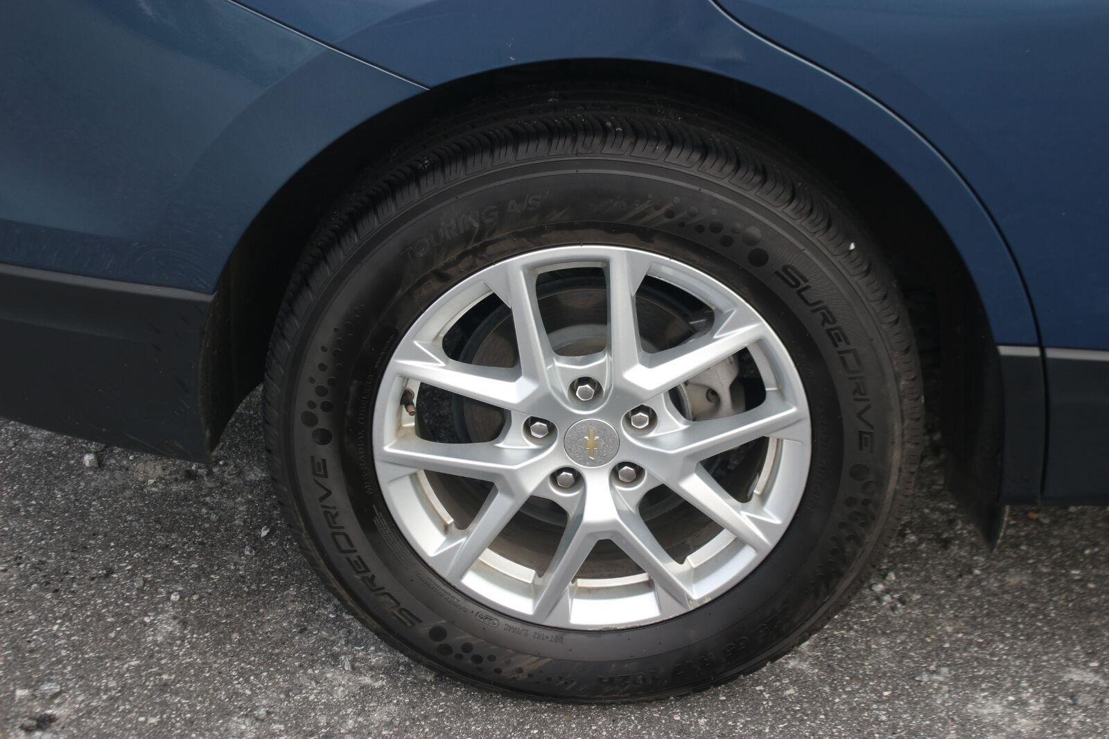 Used 2024 Lakeshore Blue Metallic Chevrolet LT image 34