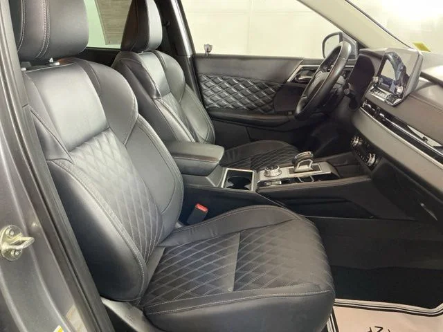 Certified Used 2022 Gray Mitsubishi SEL image 6