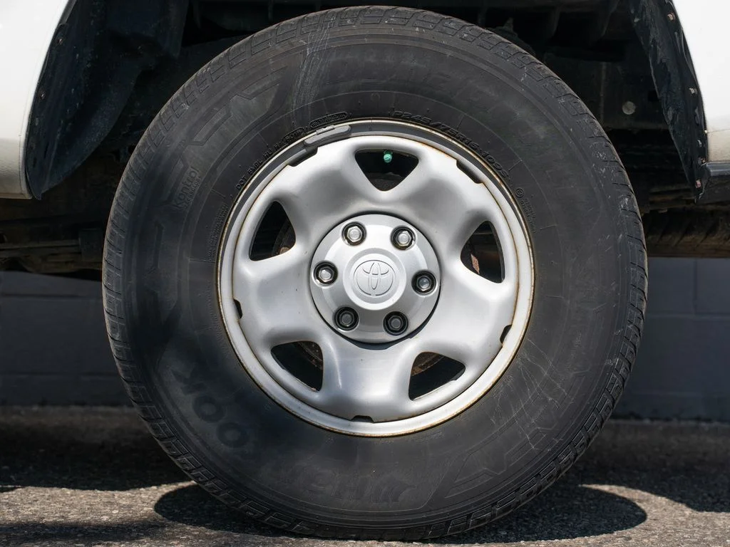 Used 2019 White Toyota SR image 13