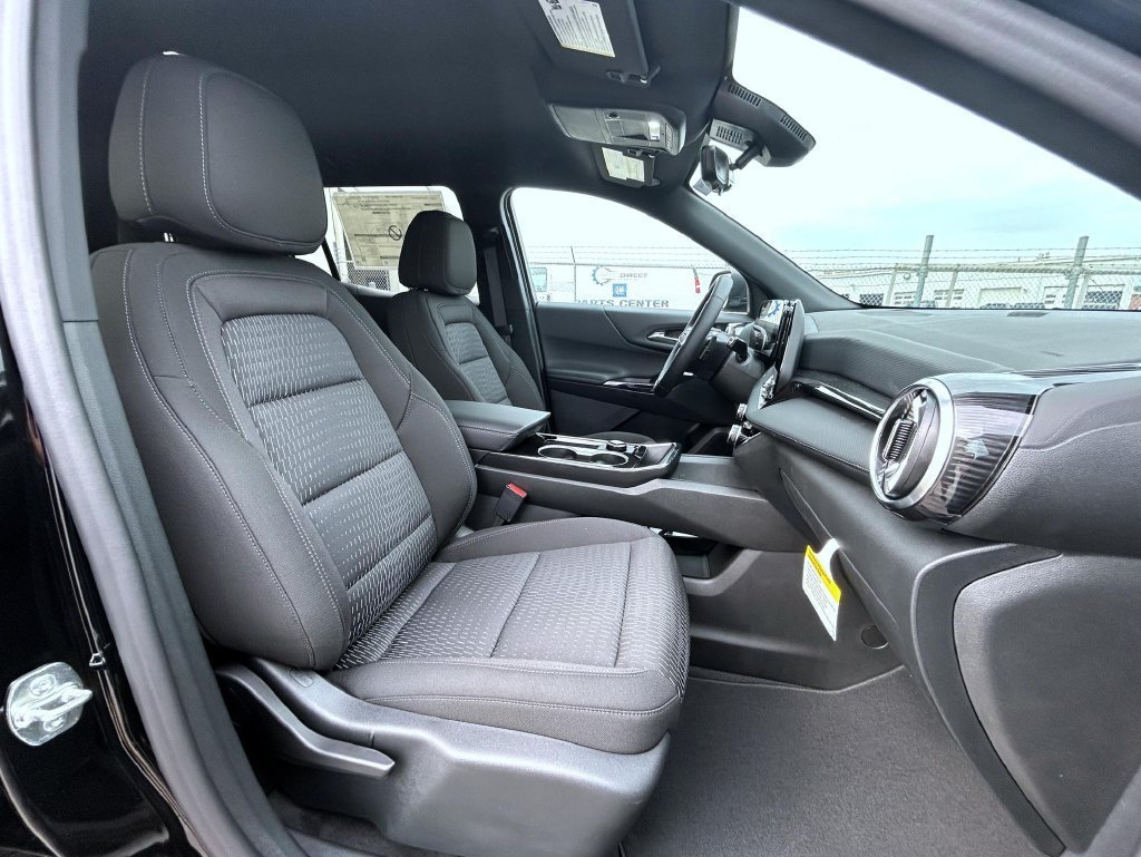 New 2027 Mosaic Black Metallic Chevrolet LT image 16