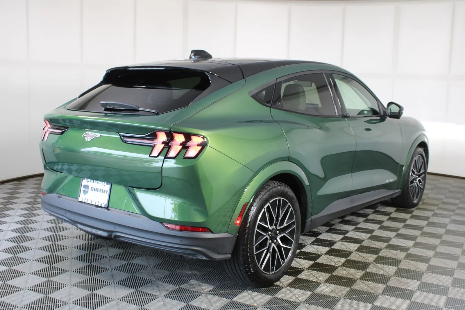 Used 2025 Green Ford Premium image 6