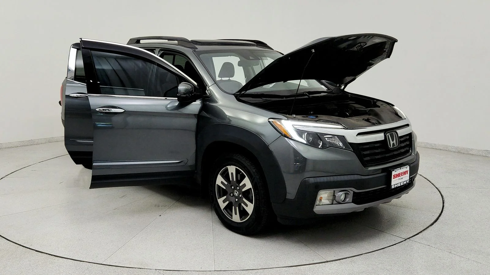 Used 2019 Silver Honda RTL-E image 13