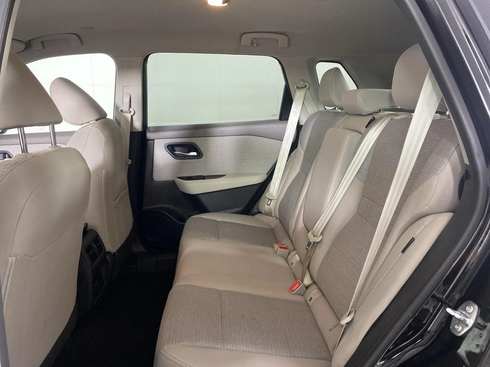 Used 2023 Super Black Nissan SV image 31