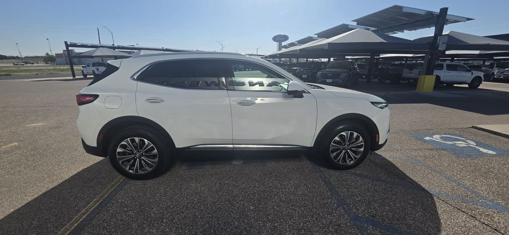 Used 2024 Summit White Buick Preferred image 5
