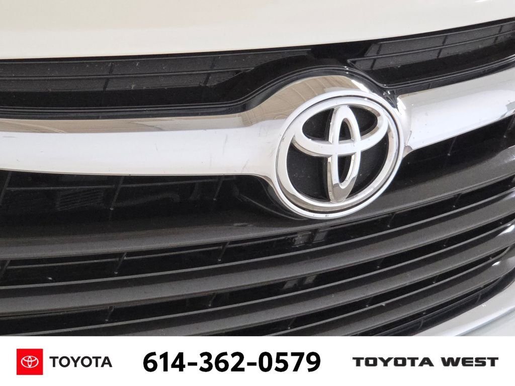 Used 2016 White Toyota XLE V6 image 13