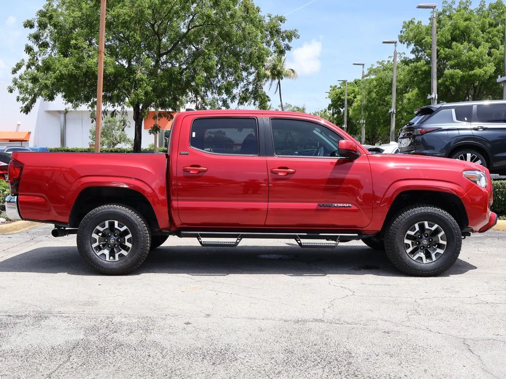 Used 2022 Red Toyota SR5 image 15