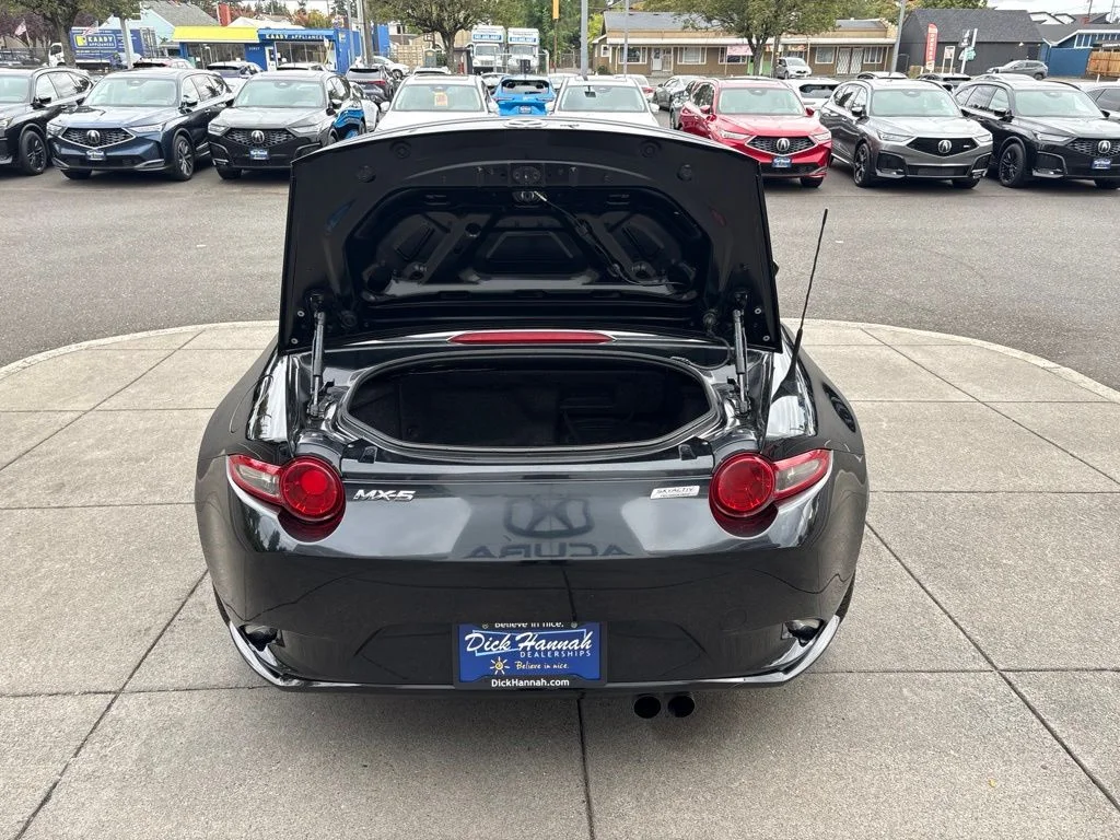 Used 2016 Black Mazda Club image 8