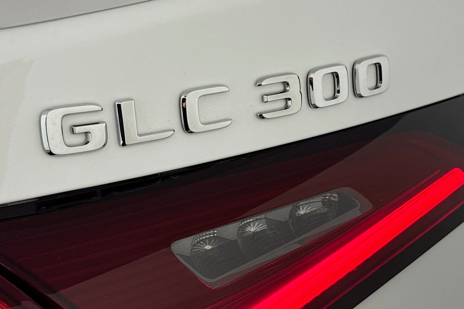 Certified Used 2025 Polar White Mercedes-Benz 300 image 10