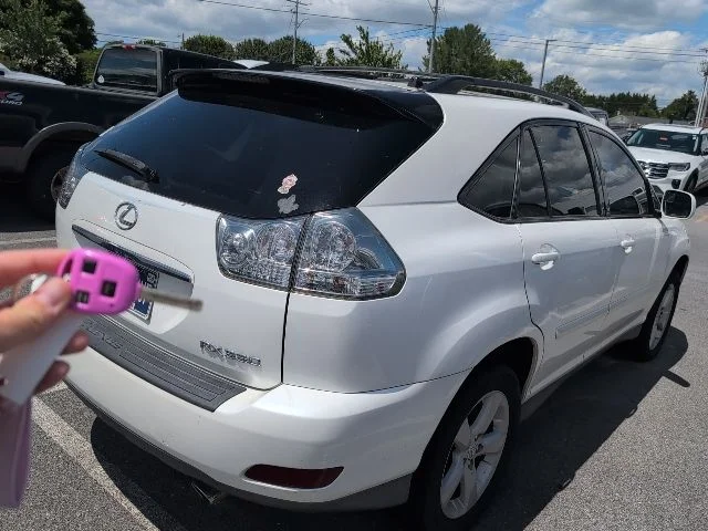 Used 2005  Lexus 330 image 6