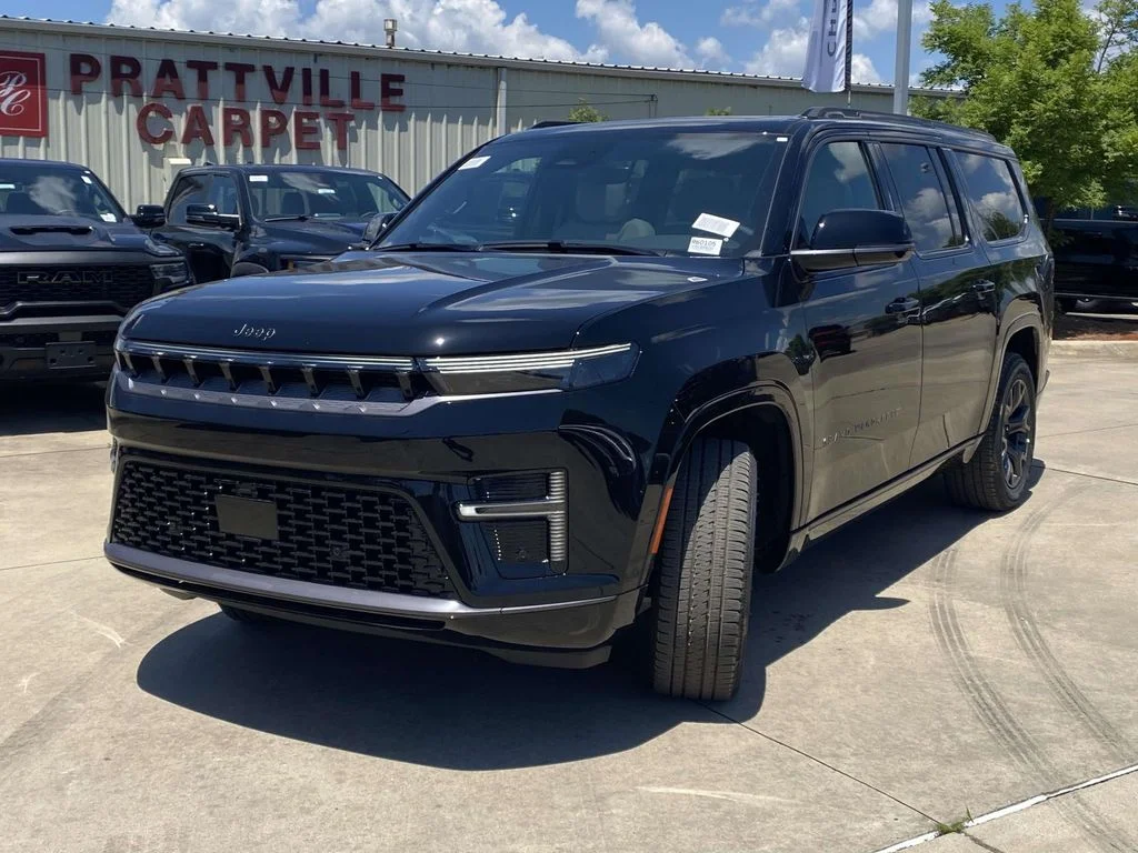 New 2026 High Gloss Black Exterior Paint Jeep Limited Altitude image 3