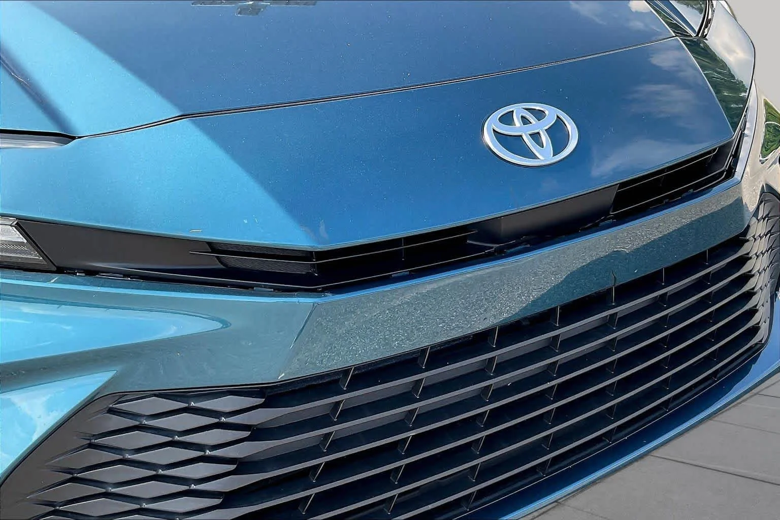 Used 2025 Ocean Gem Toyota LE image 29