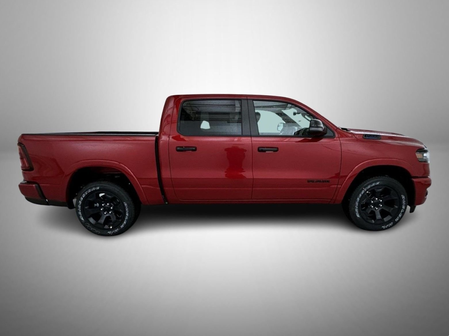 New 2026 Molten Red Pearl-Coat Exterior Paint RAM Big Horn/Lone Star image 4