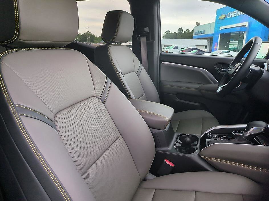 Used 2026 Reef Blue Metallic Chevrolet 4WD ZR2 image 33
