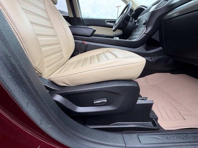 Used 2019 Red Ford SEL image 22