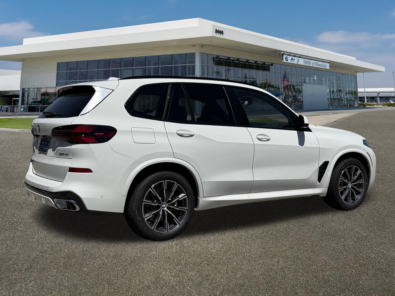New 2026 Alpine White BMW sDrive40i image 11