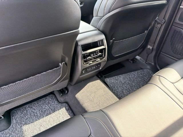 New 2026 Diamond Black Crystal Pearl-Coat Exterior Paint Jeep  image 8