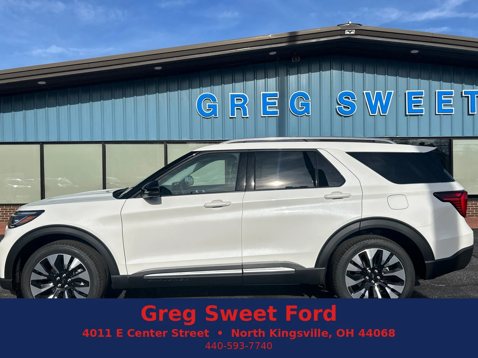 2026 Ford Explorer Platinum 4WD's photo