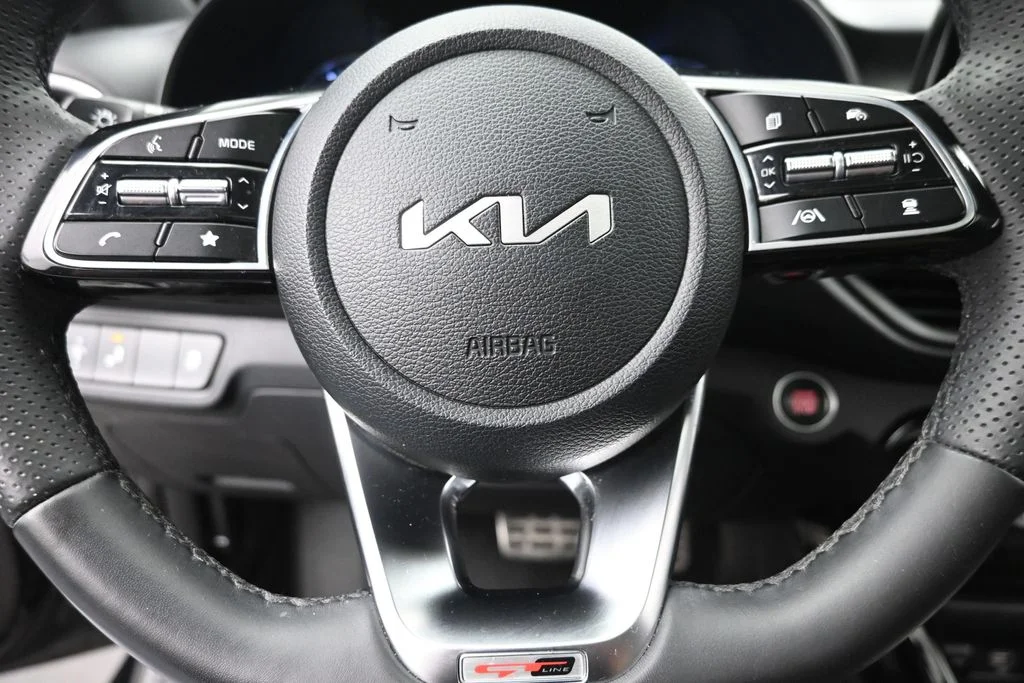 Used 2023 Black Kia GT-Line image 17
