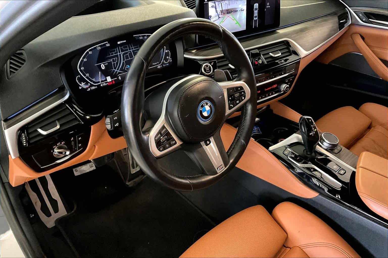 Used 2023 Alpine White BMW 530e image 16