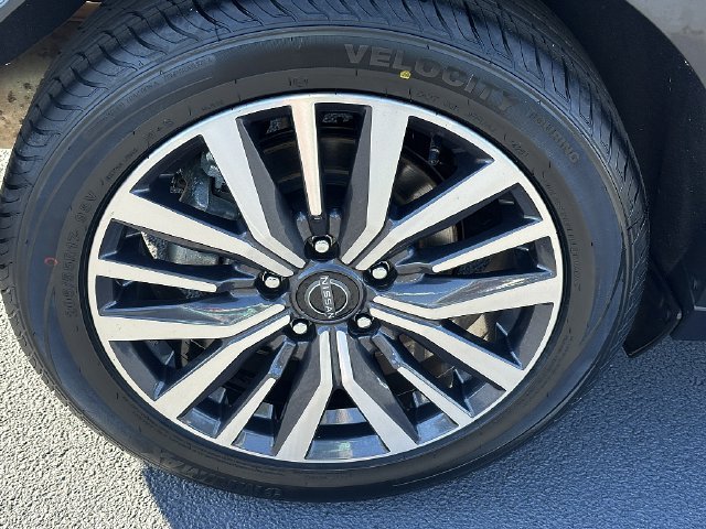 Used 2022 Red Nissan SV image 10