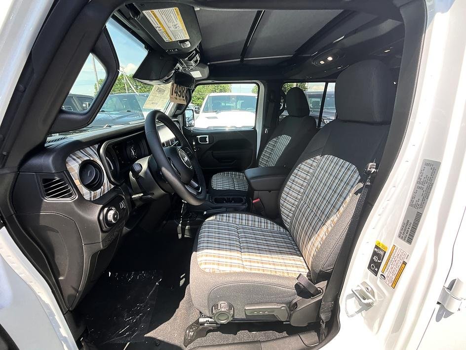 New 2026 Bright White Clearcoat Jeep 85th Anniversary Edition image 13