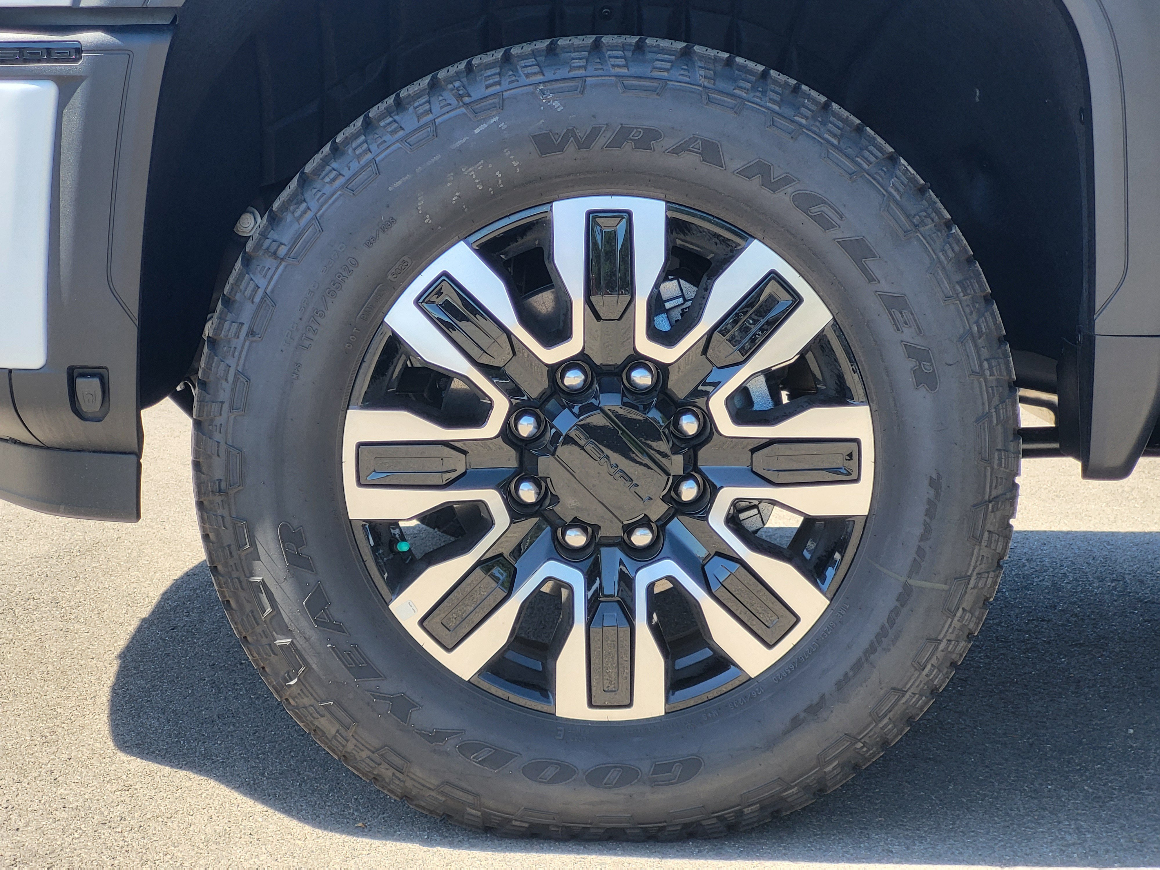 New 2026 Glacier White Tricoat GMC Denali Ultimate image 10