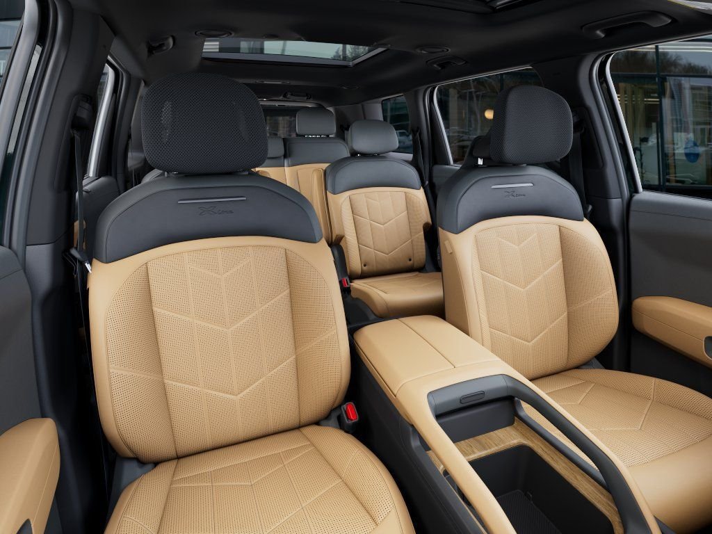 New 2027 Black Kia X-Line SX image 15