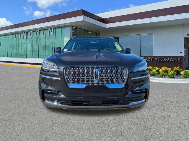 Used 2024 Black Metallic Lincoln Premiere image 9