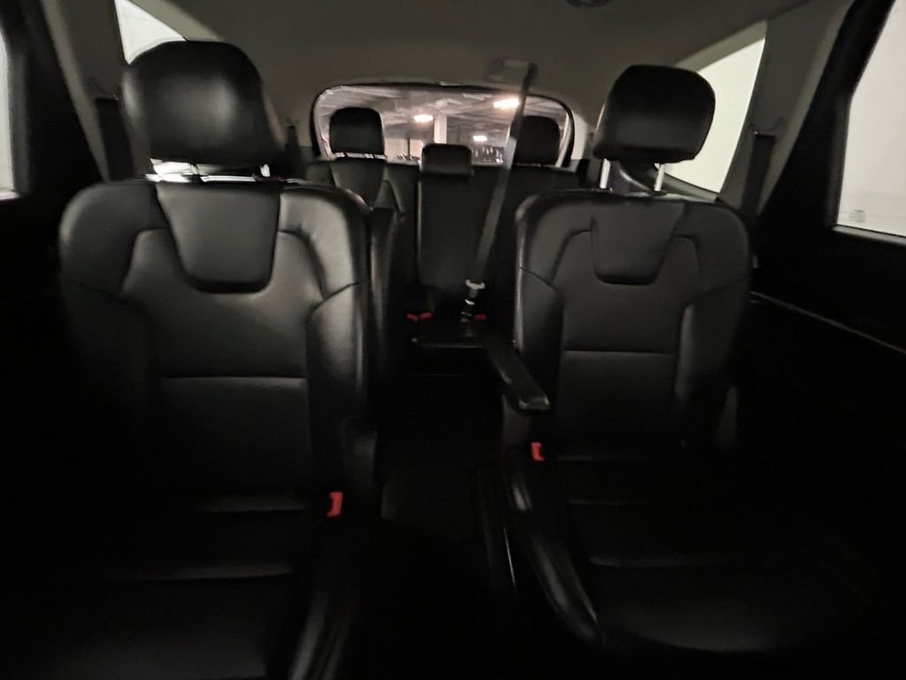 Used 2023 Black Kia S image 19