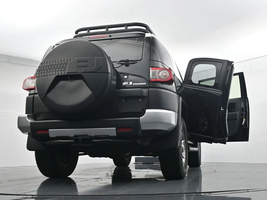 Used 2013 Black Toyota Base image 29