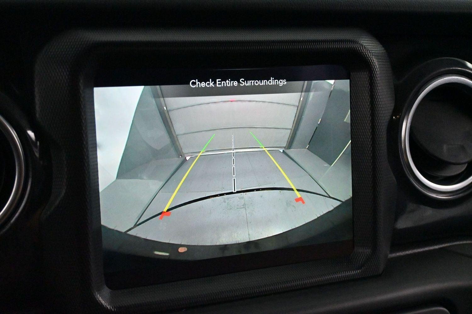 Used 2023 White Jeep Sahara Altitude image 20