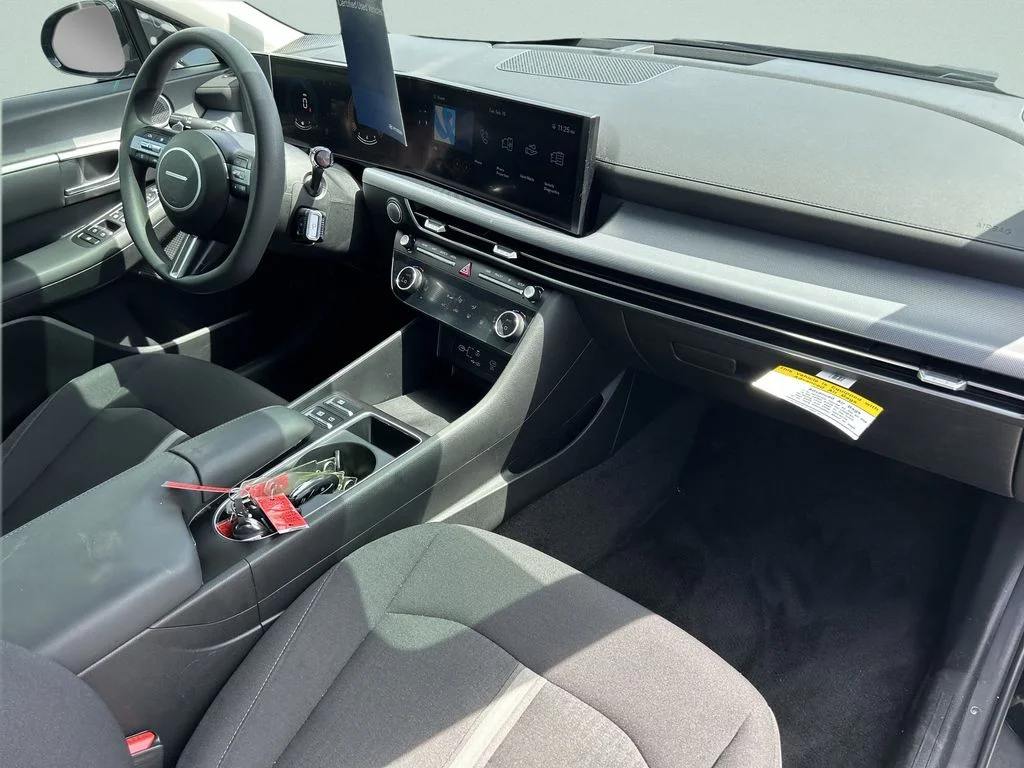 Used 2024 Black Hyundai SEL image 16