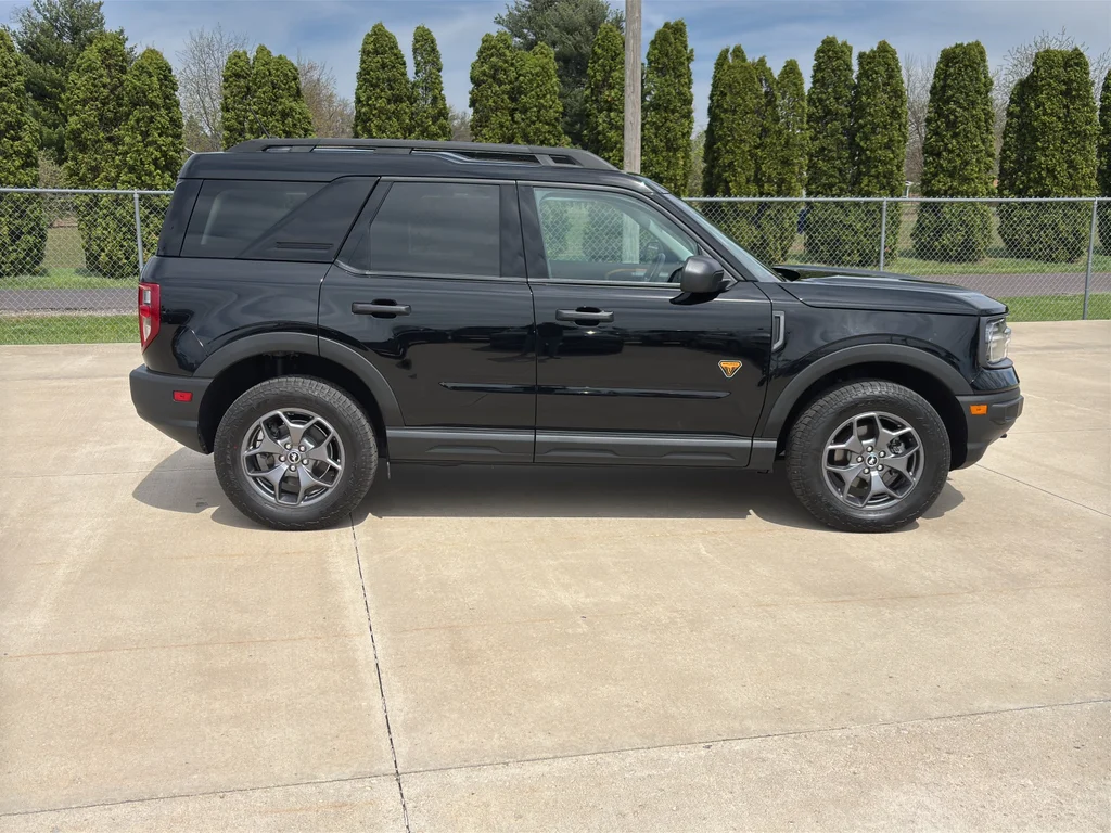 Used 2023 Shadow Black Ford Badlands image 3