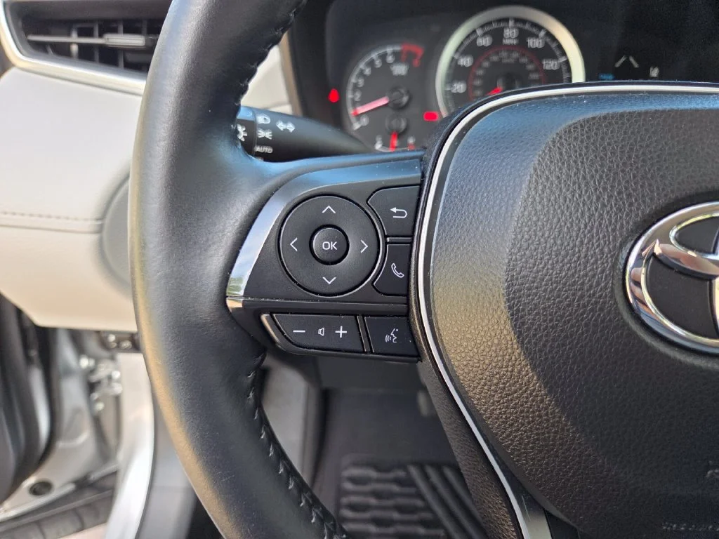 Certified Used 2022 Silver Toyota LE image 29