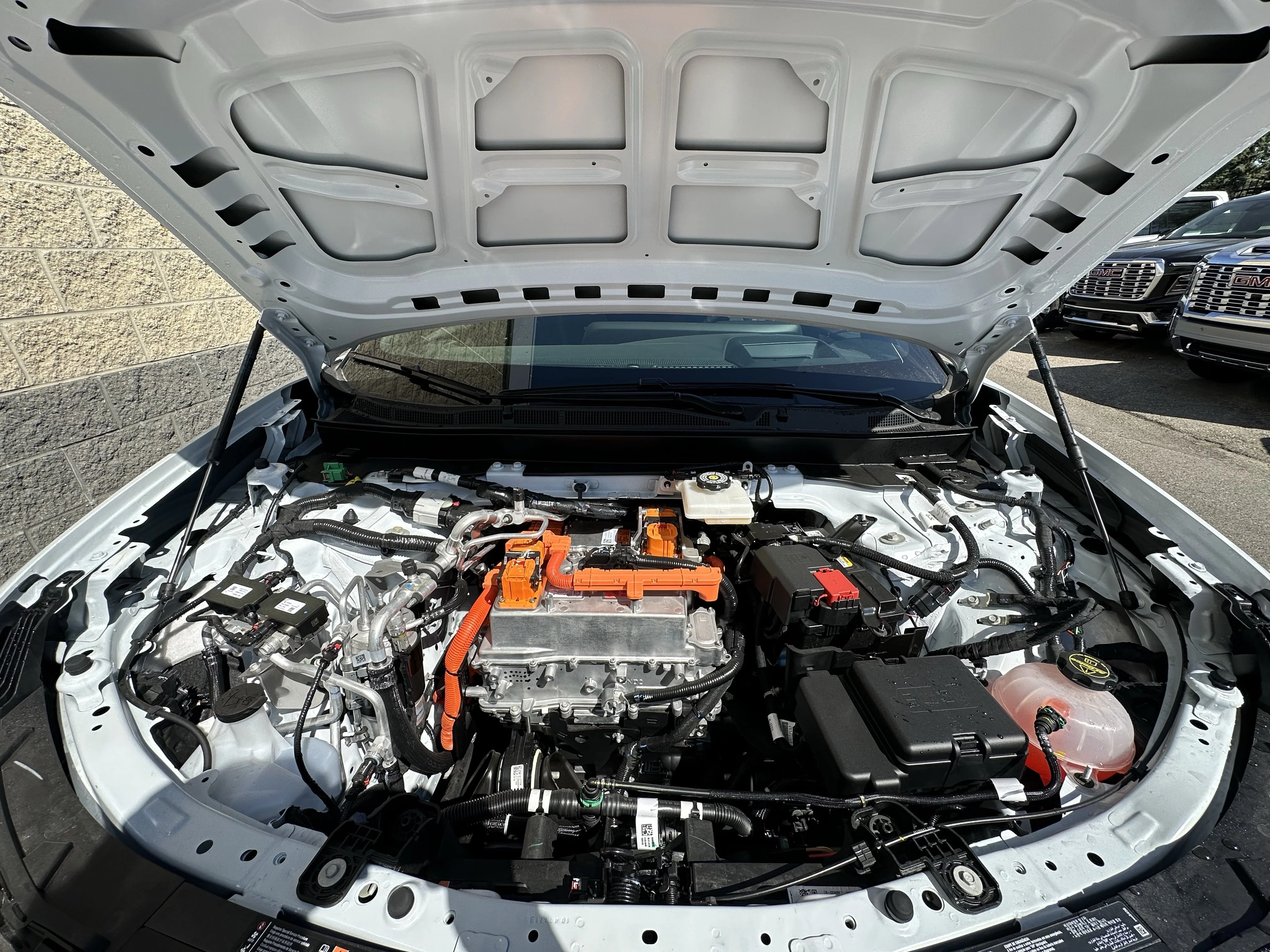 New 2026 Polar White Tricoat Chevrolet AWD RS image 7