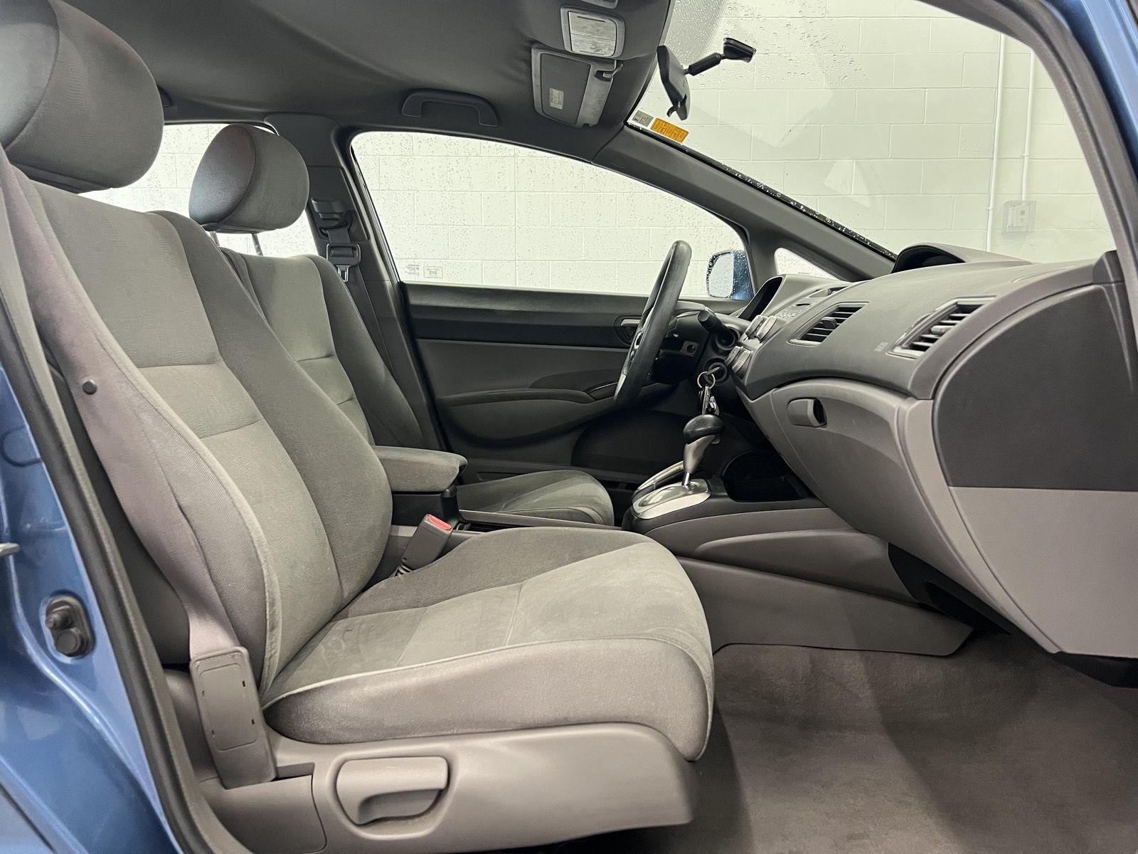 Used 2008 Royal Blue Pearl Honda LX image 26