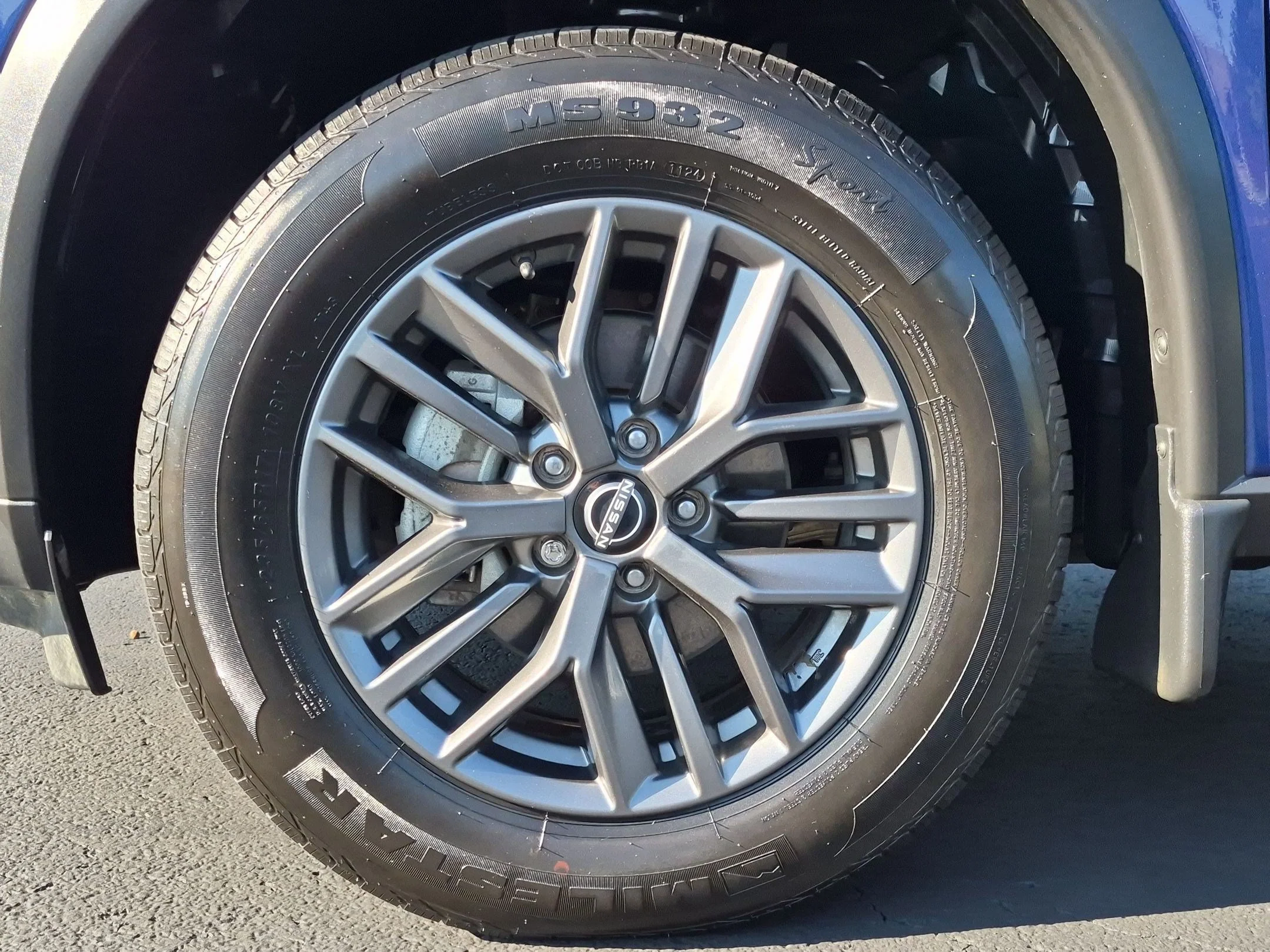 Used 2022 Caspian Blue Metallic Nissan S image 9