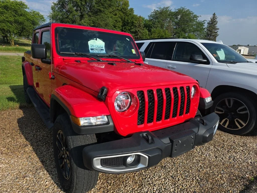 2023 Jeep Gladiator Sport S's photo
