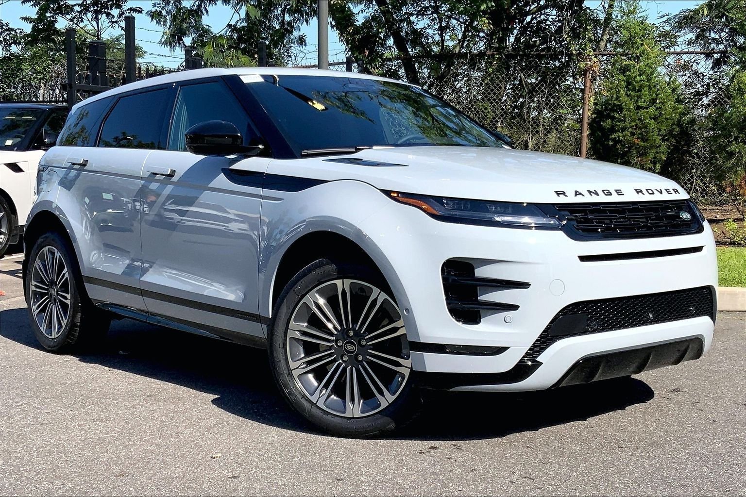New 2026 Arroios Grey Land Rover Hoxton Edition image 2