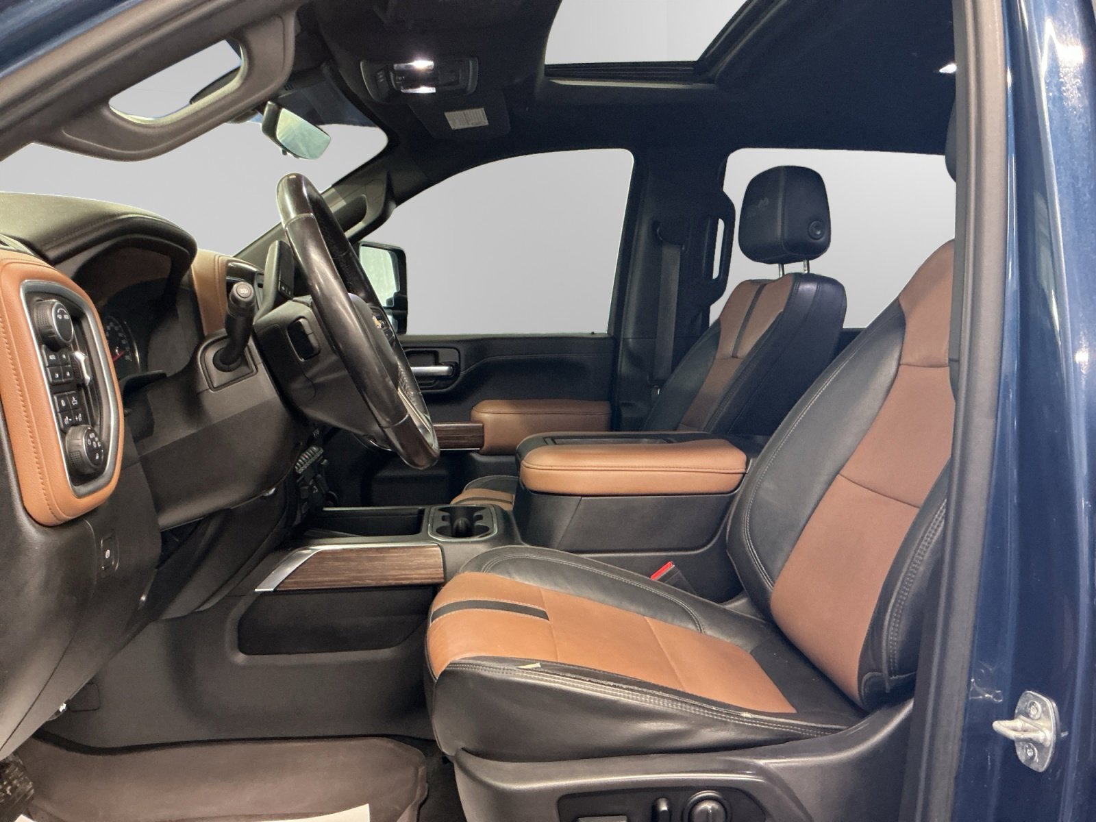 Used 2021 Blue Chevrolet High Country image 9
