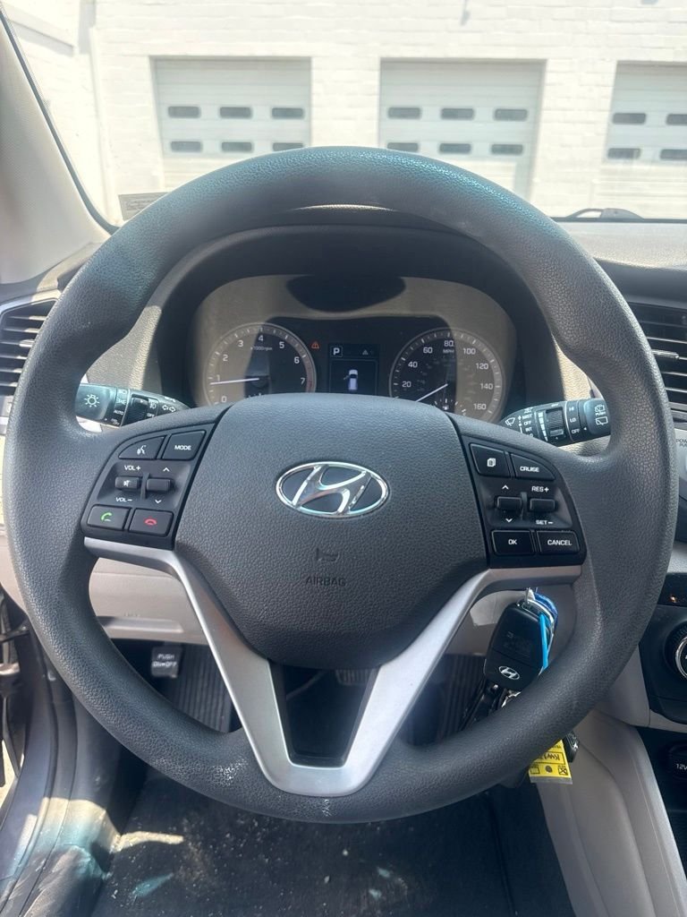 Used 2018 Gray Hyundai SEL image 9