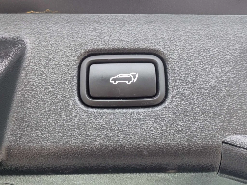 Used 2022 Gray Hyundai SEL image 13