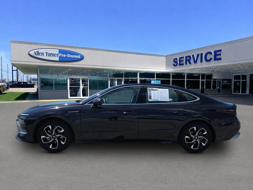 Used 2024 Carbon Blue Hyundai SEL image 5
