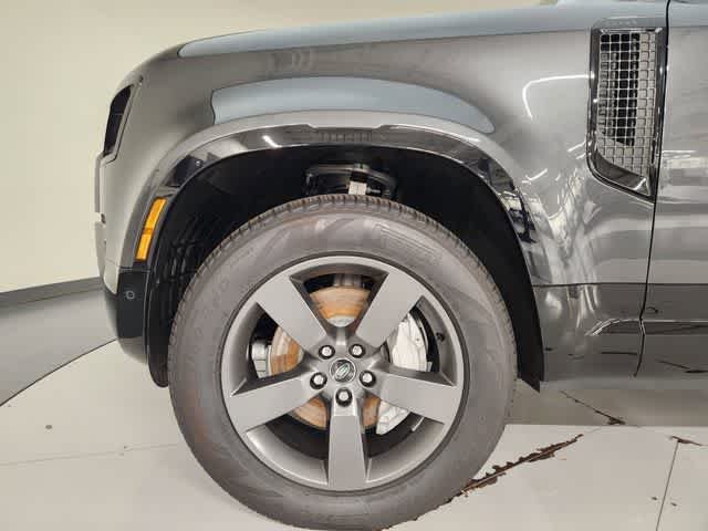 2025 Land Rover Defender X-Dynamic SE - Photo 16