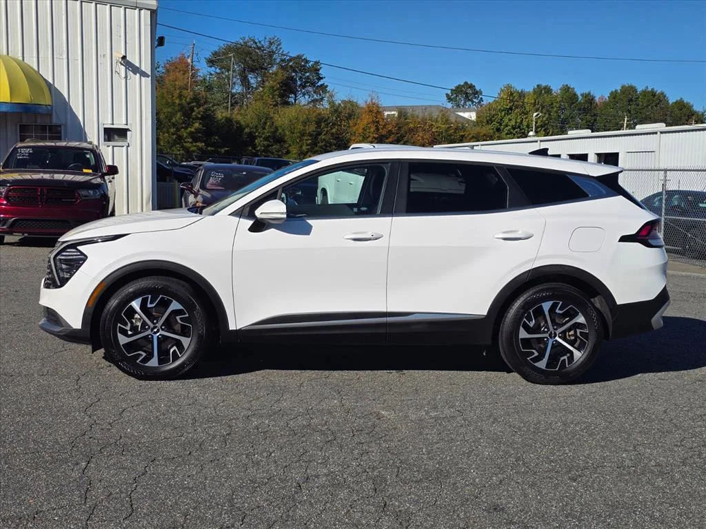 Used 2025 White Kia EX image 23