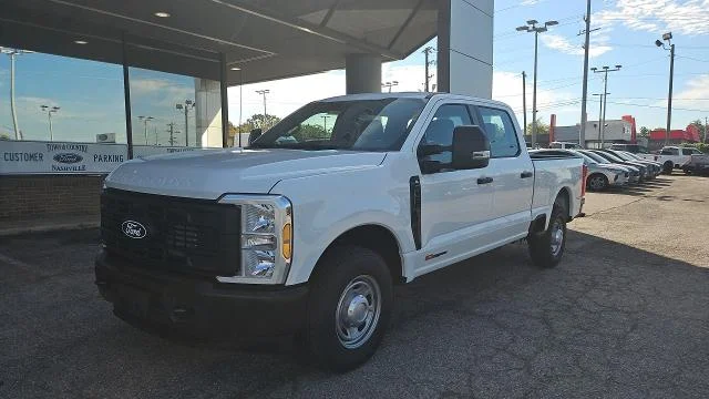 New 2027 Oxford White Ford XL 2WD image 28