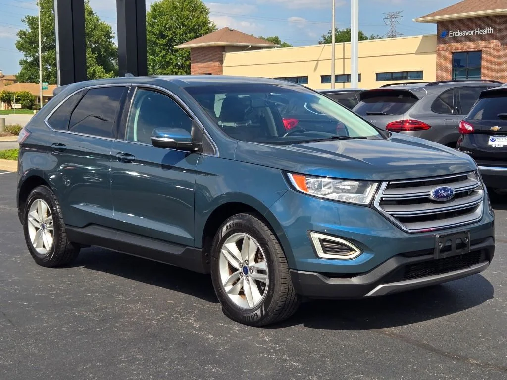 Used 2016 Blue Ford SEL image 3