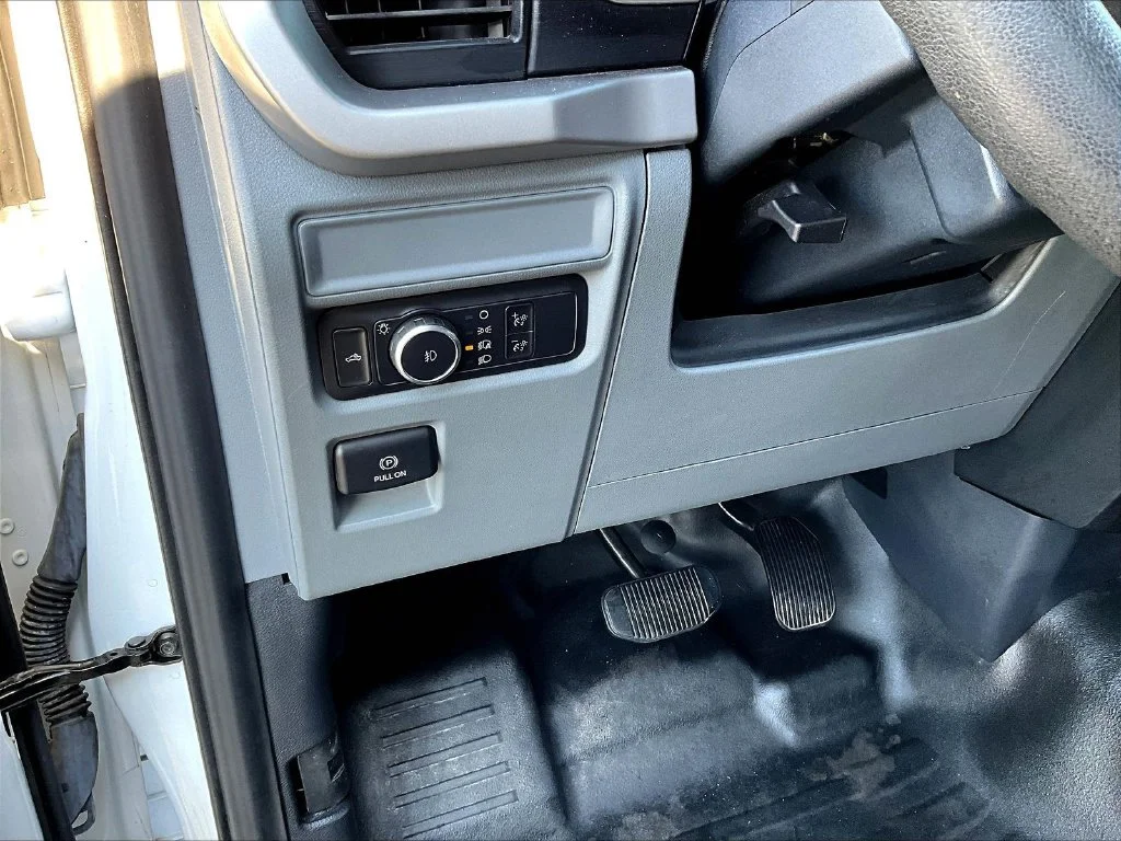 Used 2022 White Ford XL image 25