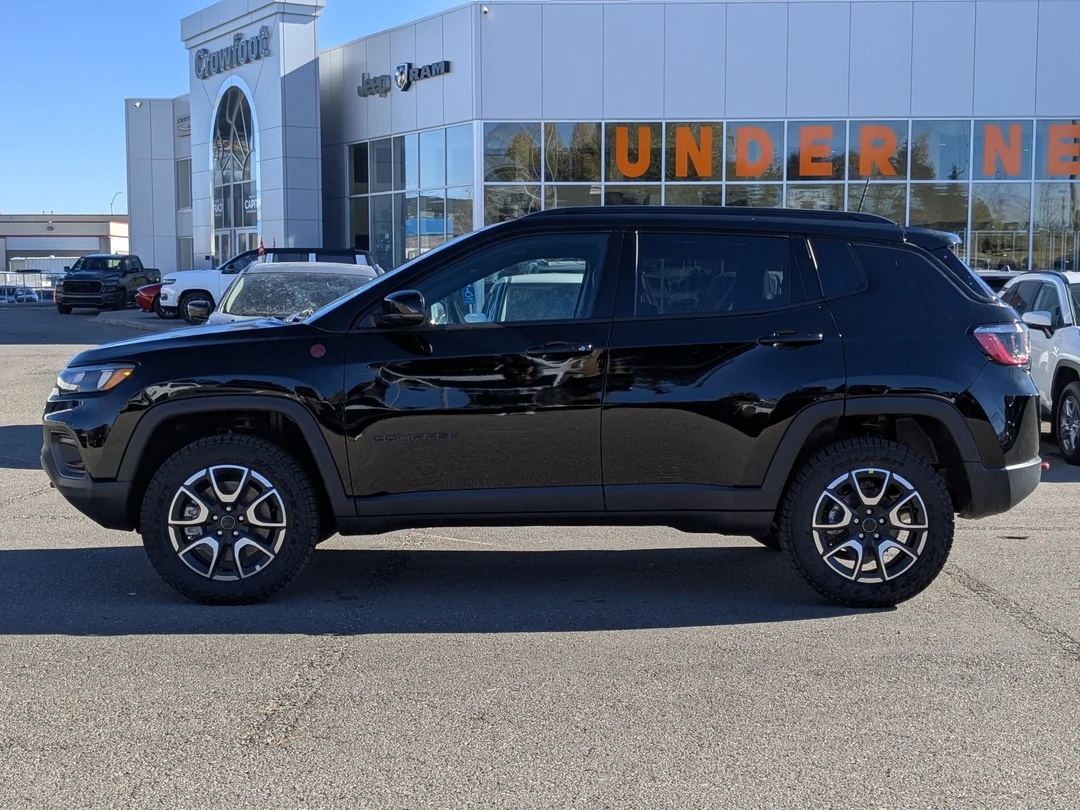 New 2026 Black Jeep Trailhawk - - 4x4 - Trailer Tow Group - Pano Sunroof - Alpine Audio - Trail Rated & More! image 5